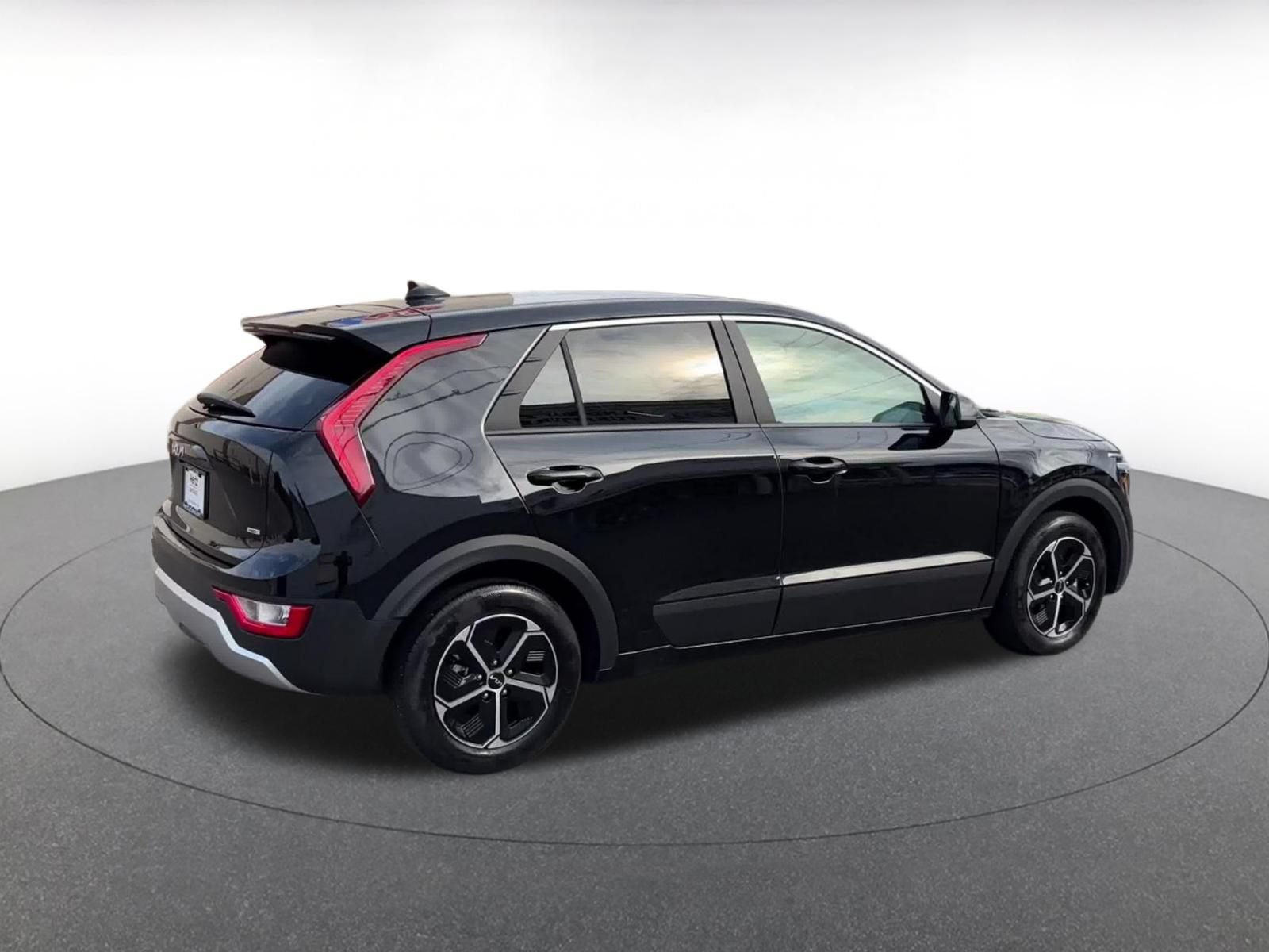 Used 2026 Kia Niro LX FWD image 14