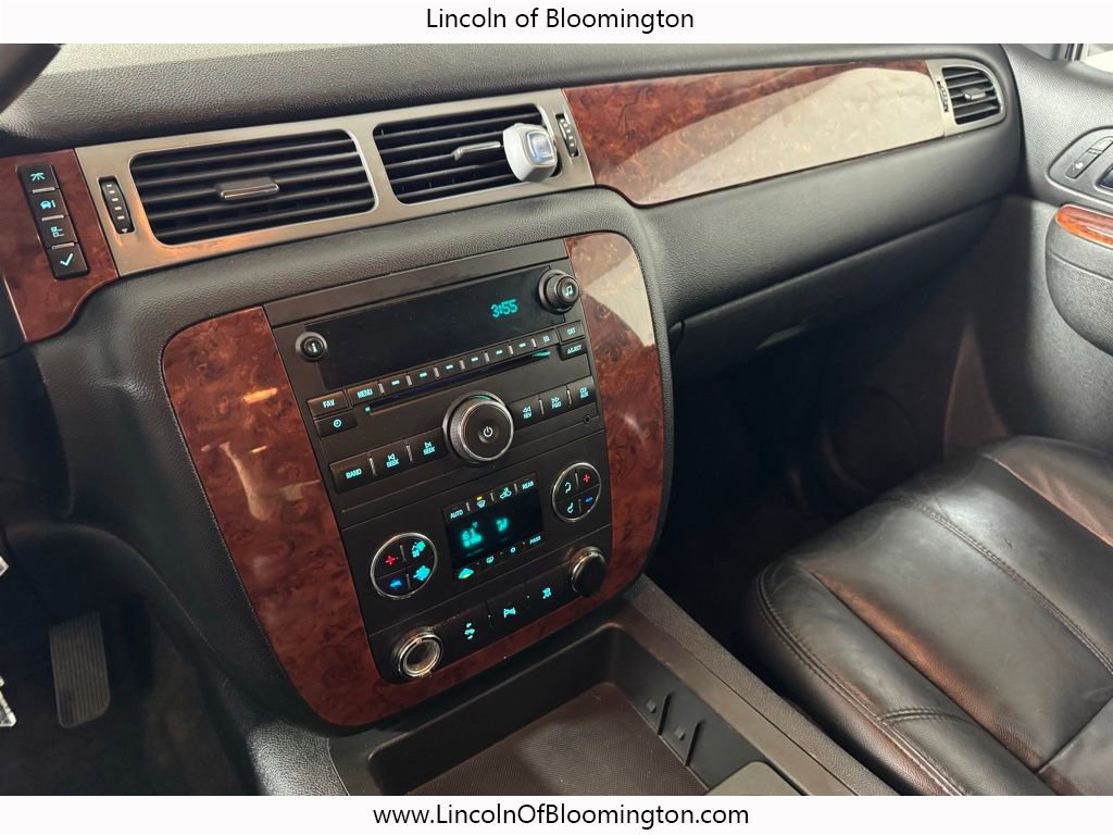 Used 2011 Chevrolet Suburban LT w/ Luxury Package image 27