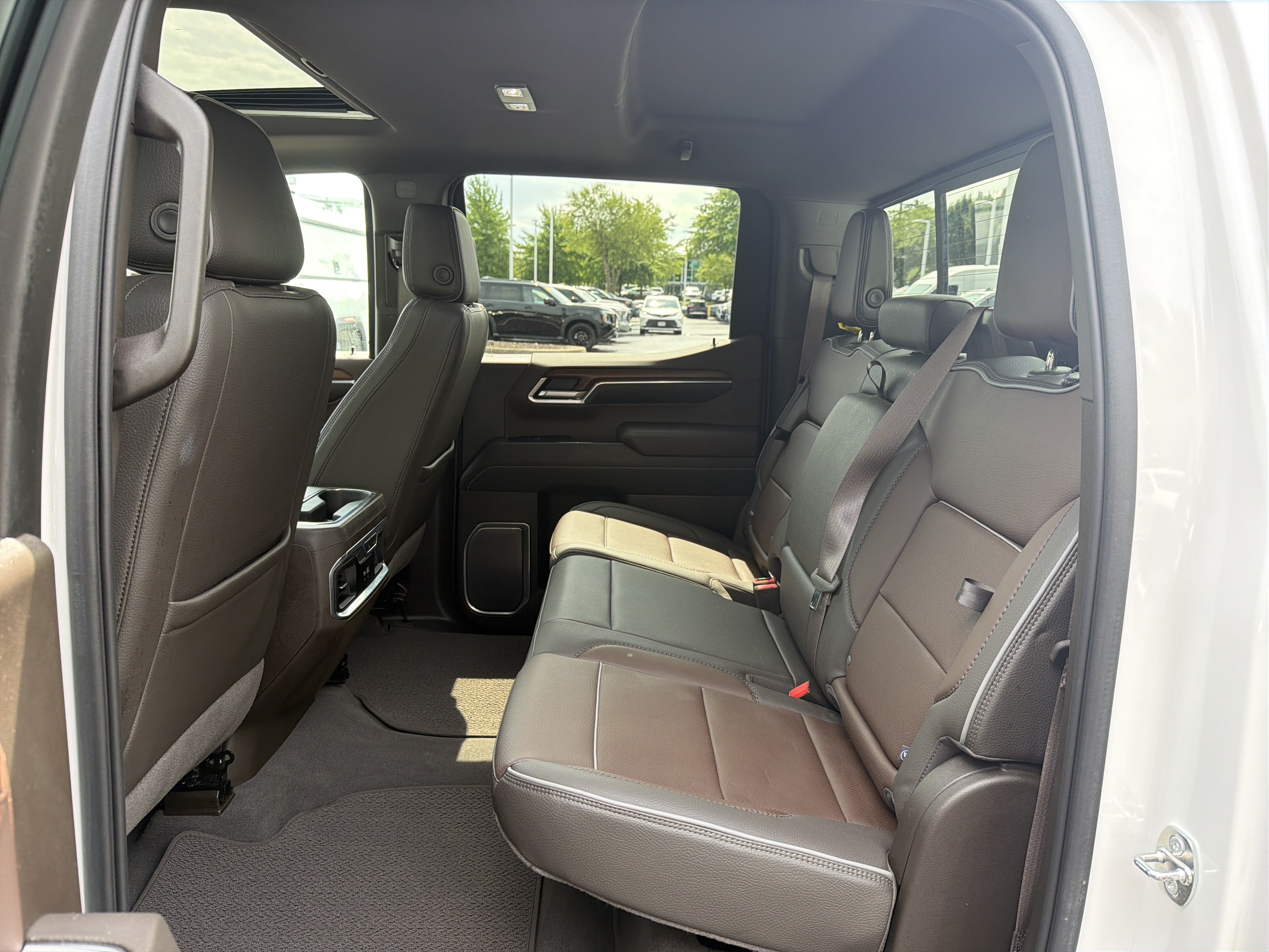 Used 2023 GMC Sierra 1500 Denali AWD/4WD image 32