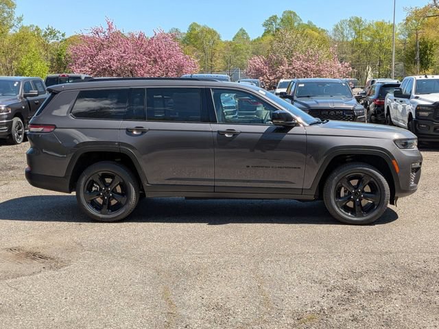 New 2026 Jeep Grand Cherokee L Limited w/ Limited Altitude Package AWD/4WD image 2