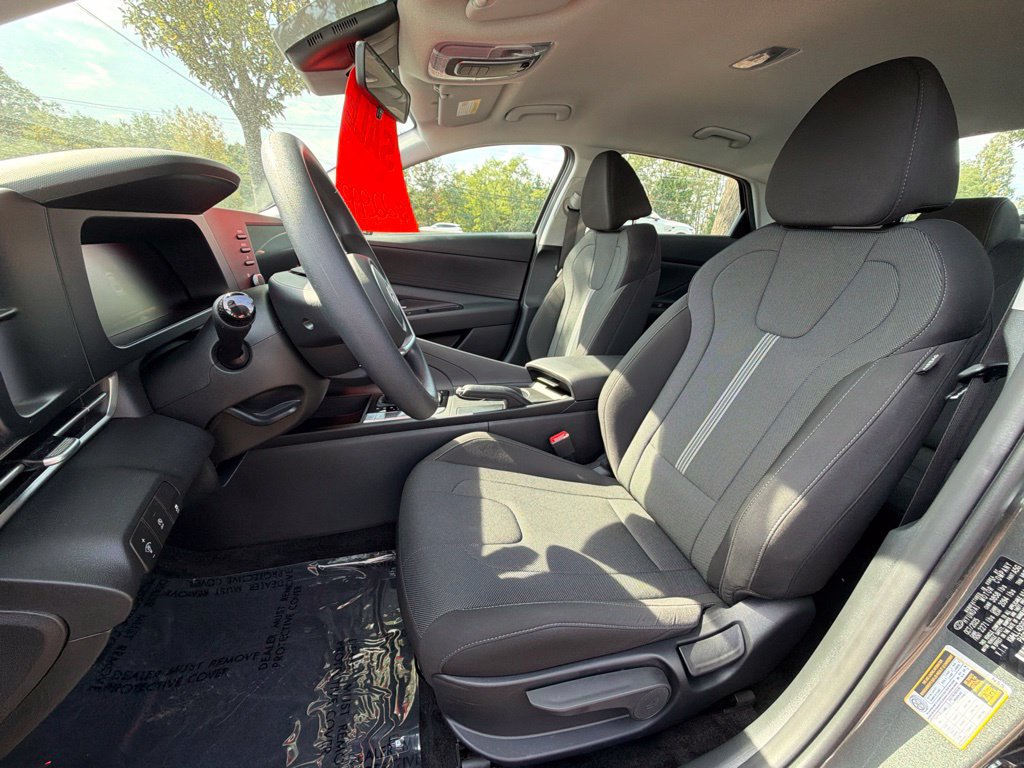 Certified 2026 Hyundai Elantra SE FWD image 15