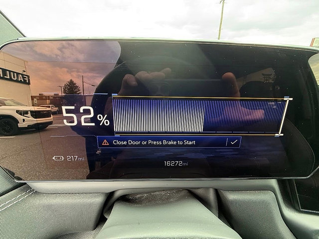 Used 2025 Chevrolet Silverado EV LT image 22