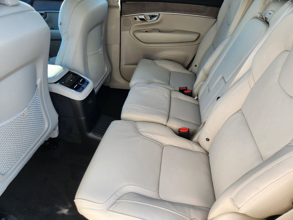 New 2026 Volvo XC90 T8 Ultra w/ Protection Package Premier image 18