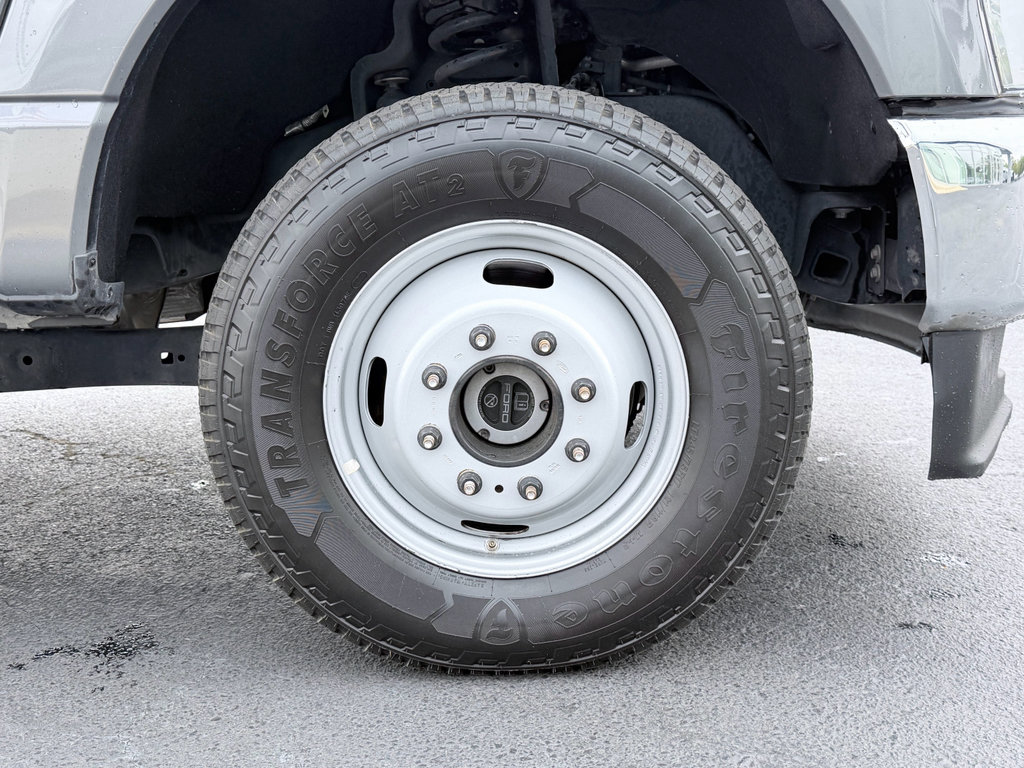 Used 2024 Ford F350 XLT image 38