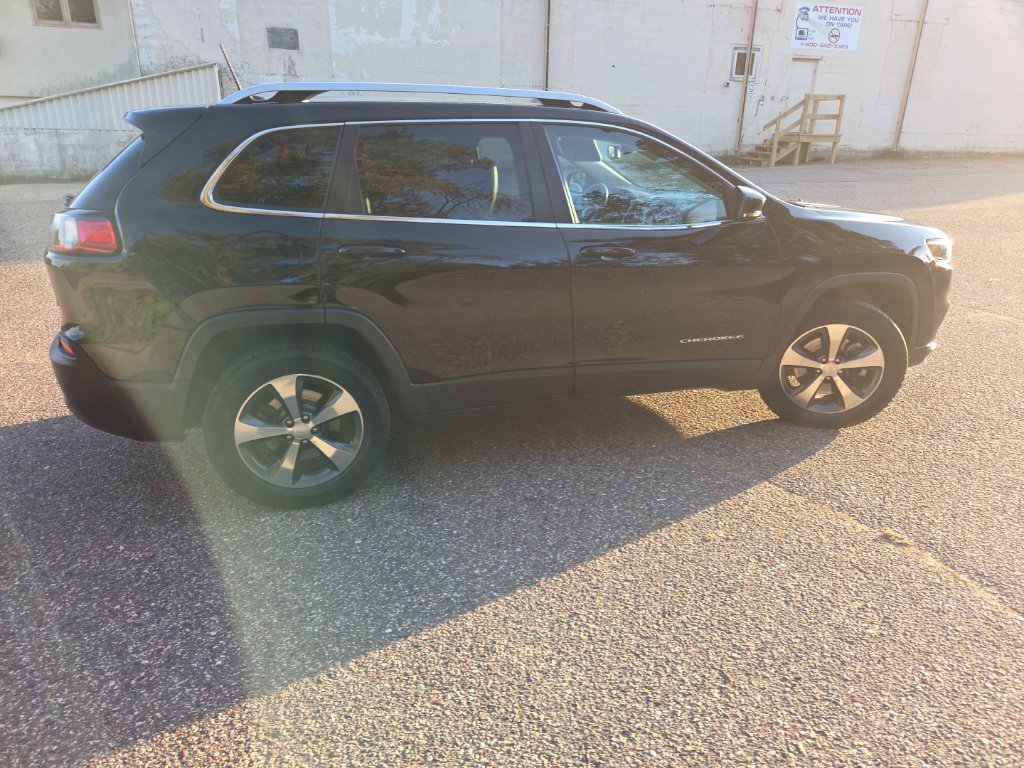 Used 2020 Jeep Cherokee Limited AWD/4WD image 17