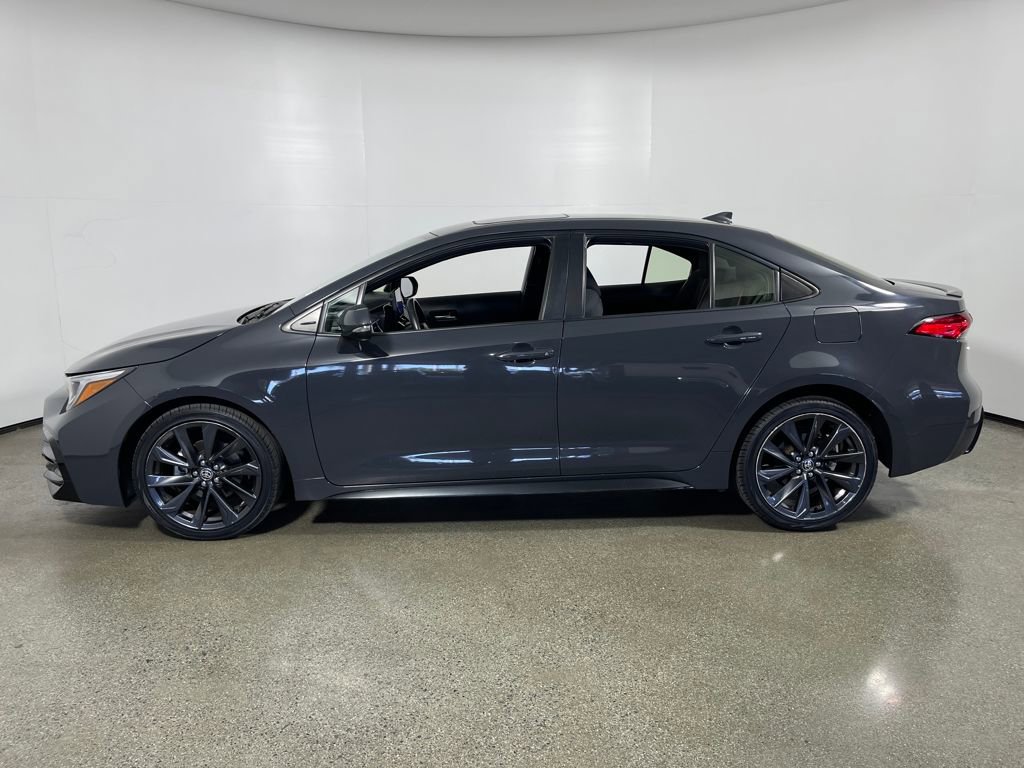 Used 2023 Toyota Corolla SE w/ SE Premium Package FWD image 6