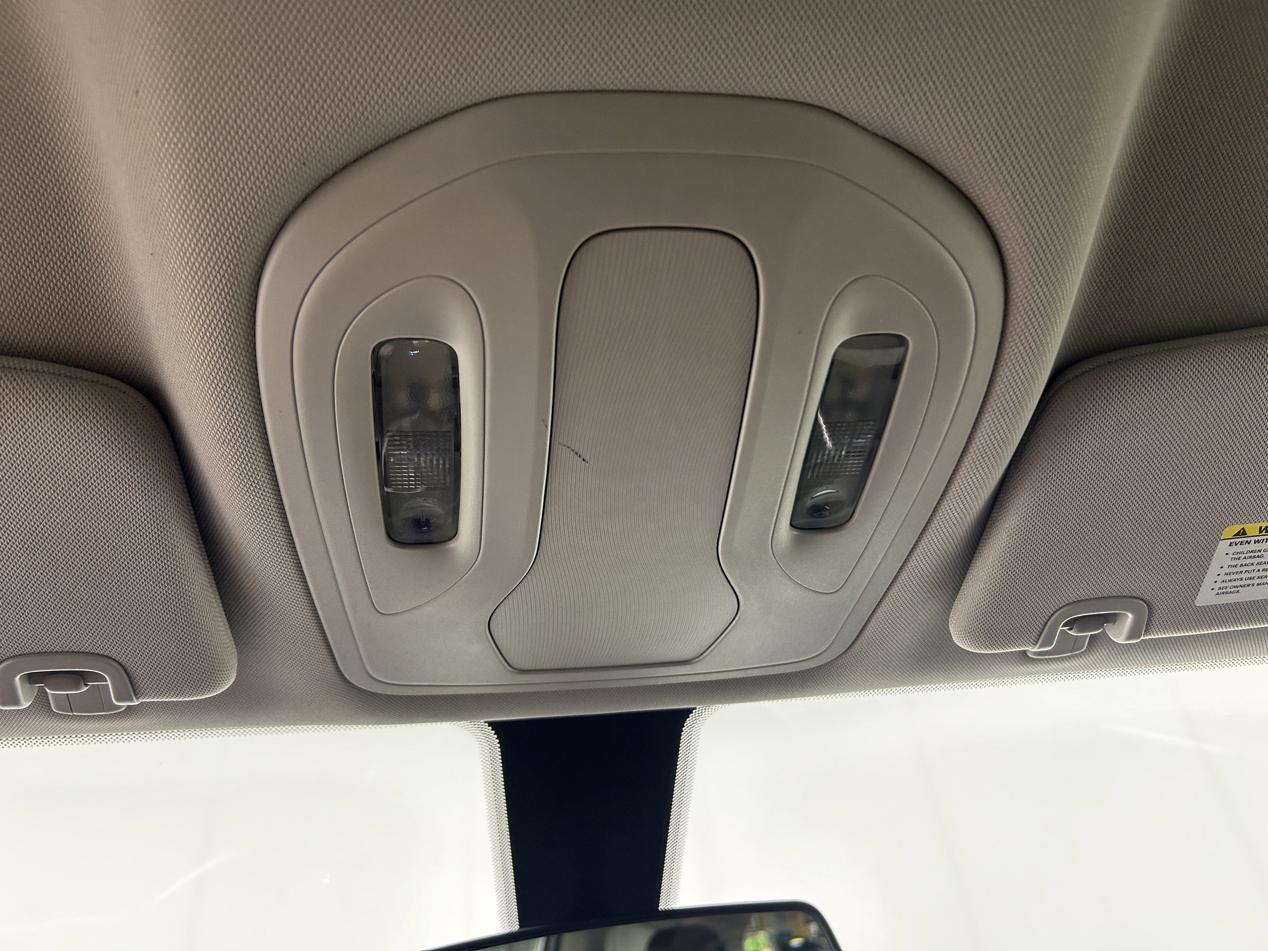 Used 2021 Chrysler Voyager L FWD image 22