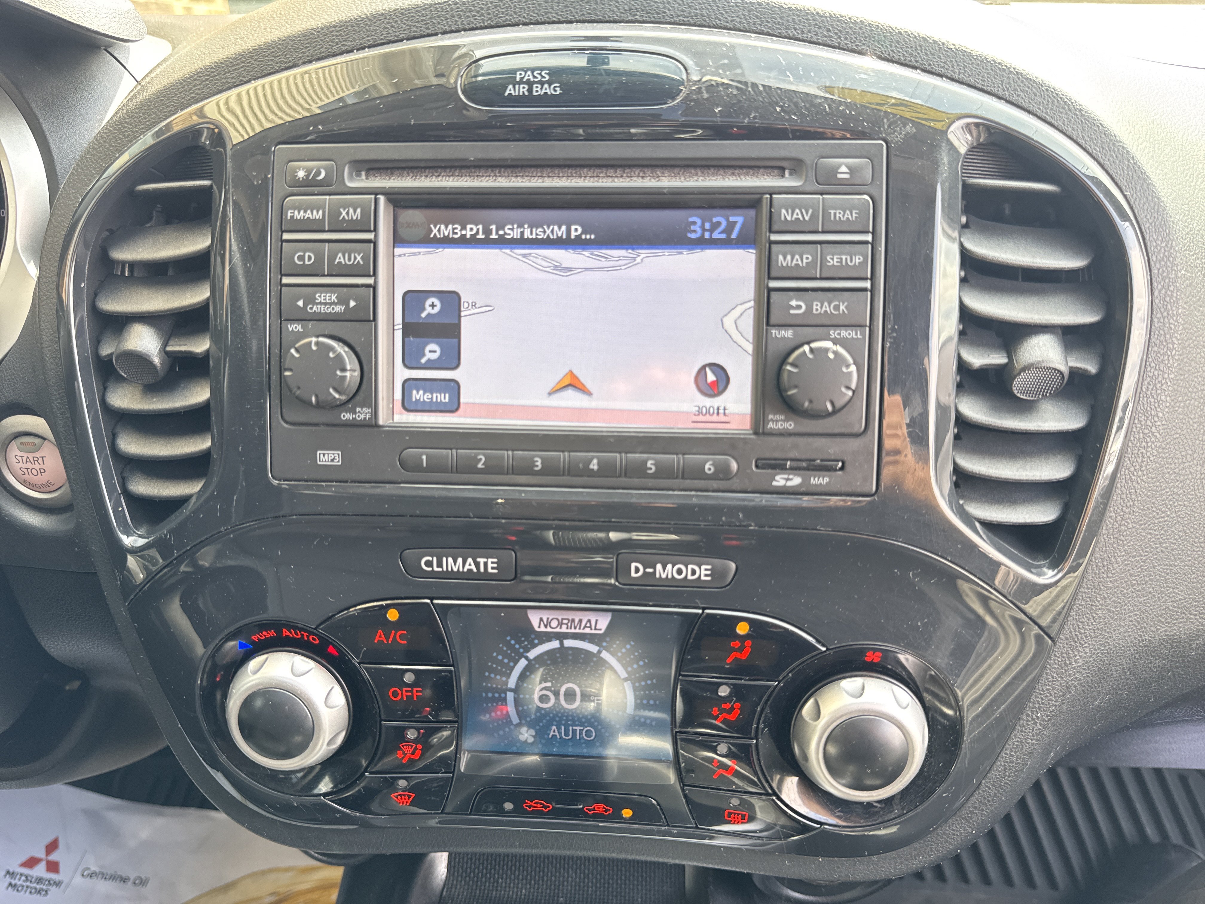Used 2014 Nissan Juke SL AWD/4WD image 17
