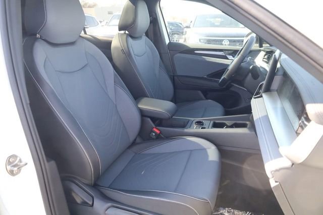 New 2026 Volkswagen Tiguan SE R-Line image 19