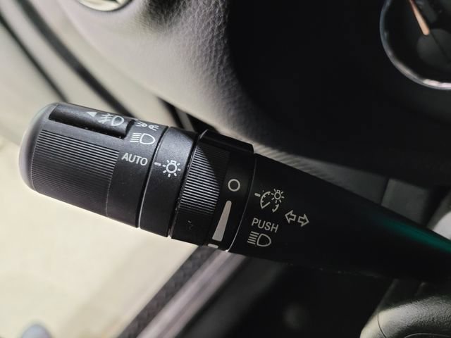 Used 2018 Jeep Wrangler Unlimited Sahara w/ Connectivity Group image 40