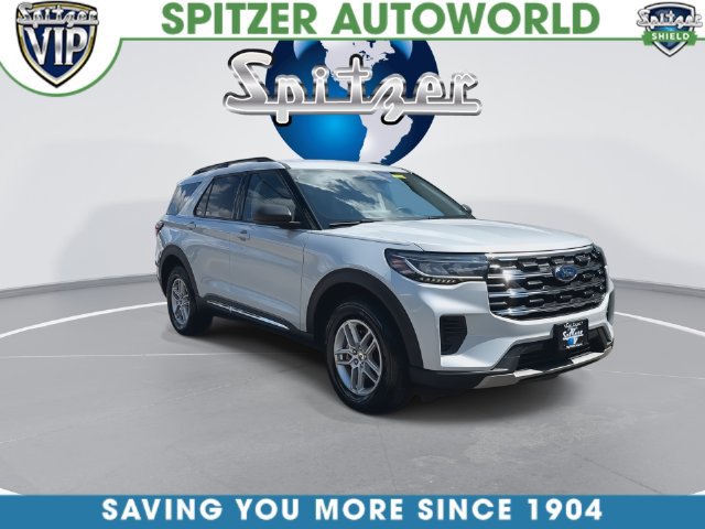 Used 2025 Ford Explorer Active AWD/4WD image 4