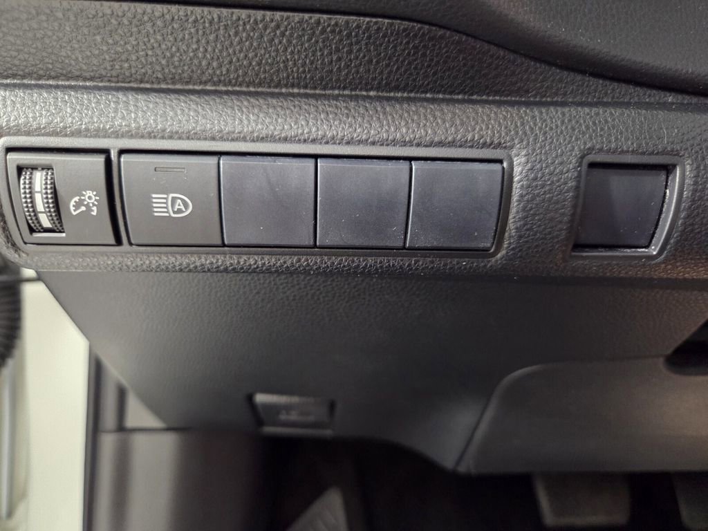 Used 2020 Toyota Corolla LE FWD image 19
