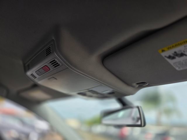 Used 2016 Volkswagen e-Golf SEL Premium image 12