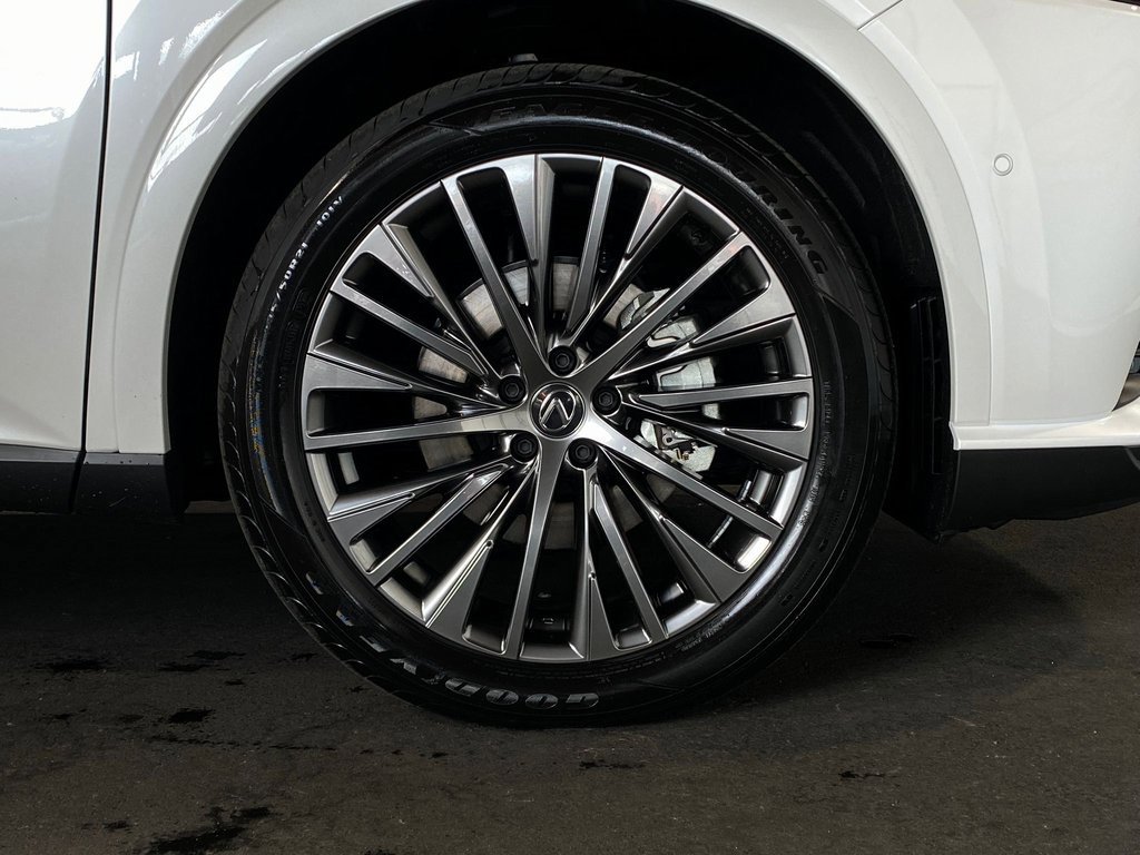 New 2025 Lexus RX 450h AWD w/ Luxury Package image 4