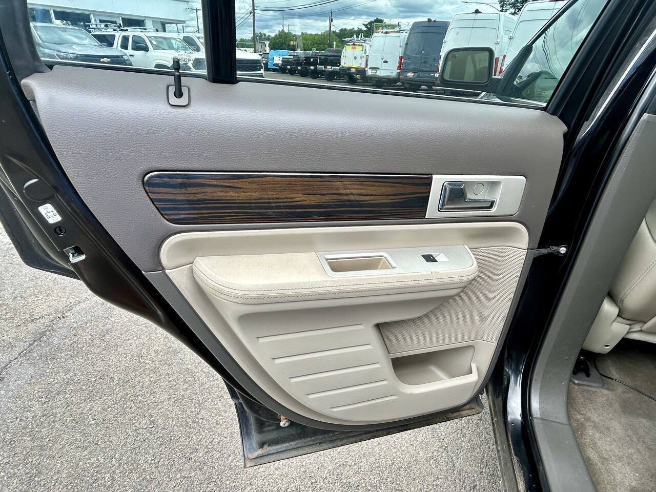 Used 2008 Lincoln MKX AWD image 12