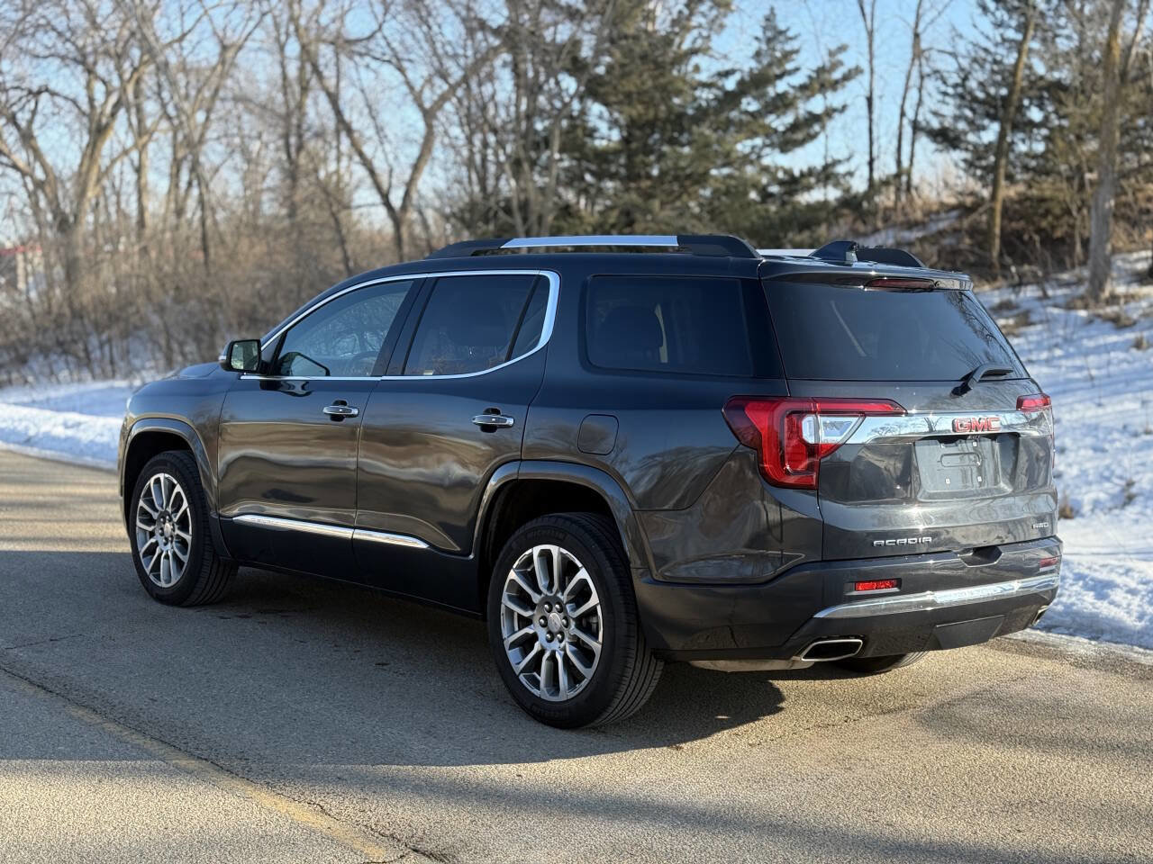 Used 2023 GMC Acadia Denali w/ Denali Ultimate Package AWD/4WD image 6