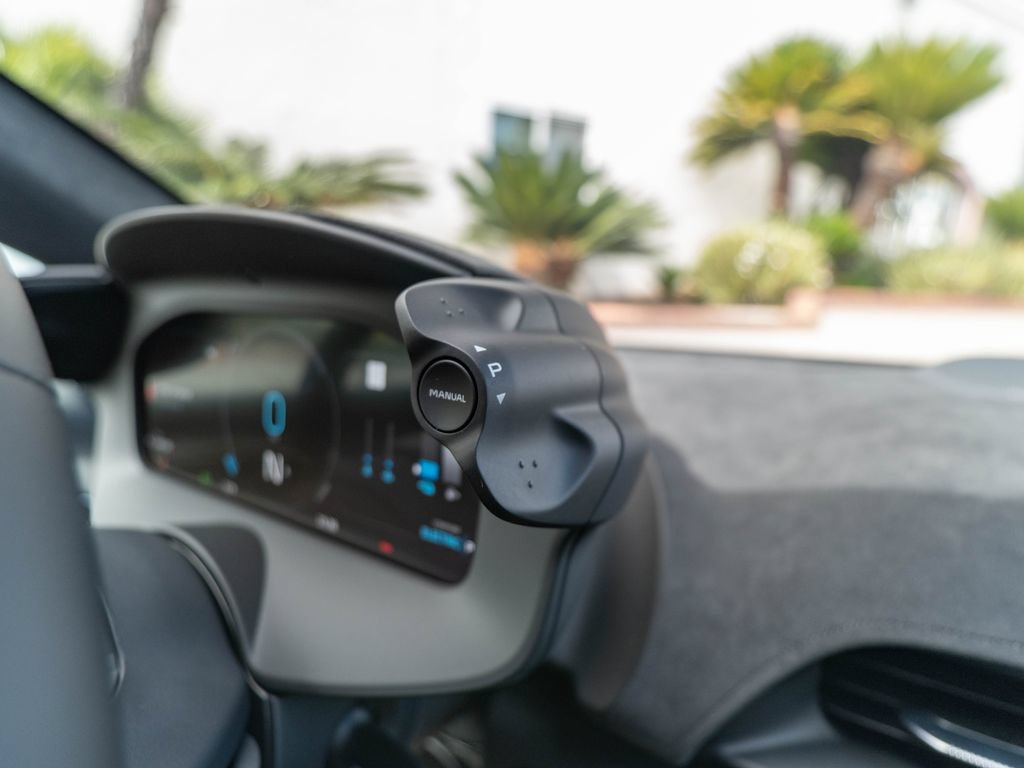 New 2026 McLaren Artura RWD image 20