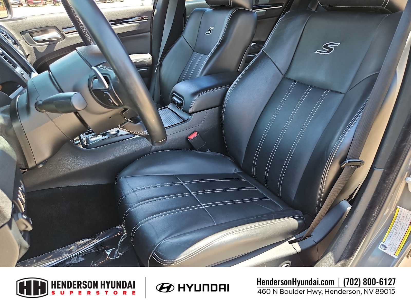 Used 2018 Chrysler 300 S w/ Beats Audio Group RWD image 16