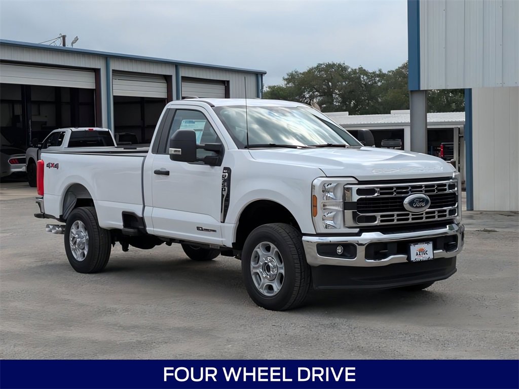 New 2025 Ford F350 XLT image 4