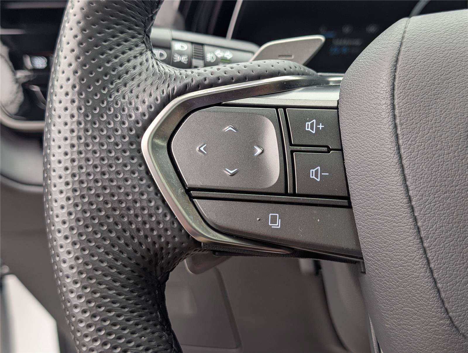 Certified 2025 Lexus TX 500h AWD w/ Technology Package image 27