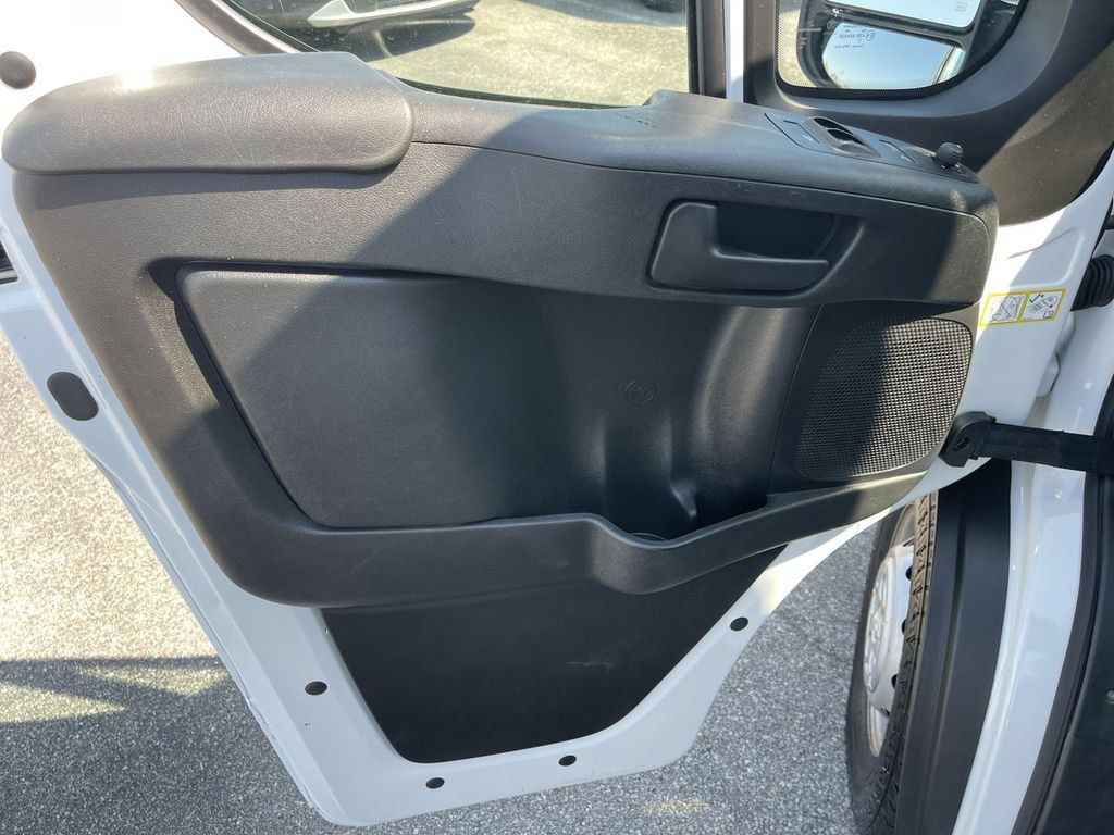 Used 2025 RAM ProMaster 2500 w/ Convenience Group FWD image 4