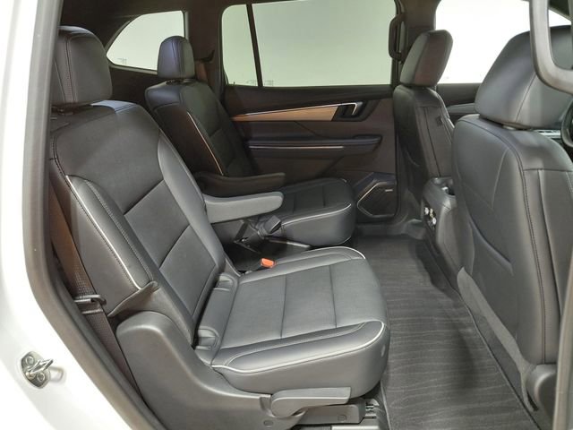 Used 2025 Buick Enclave Preferred AWD/4WD image 60