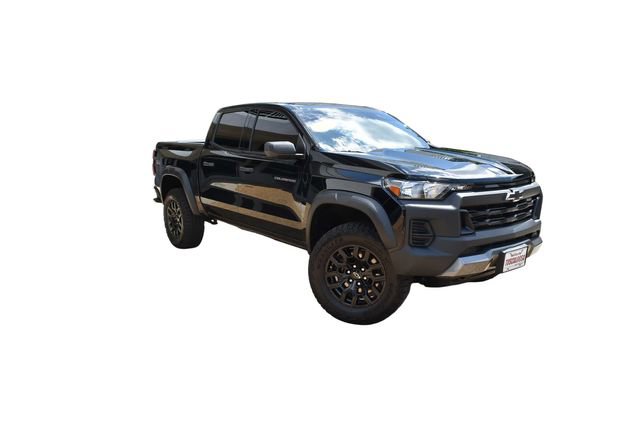 Used 2024 Chevrolet Colorado Trail Boss w/ Advanced Trailering Package AWD/4WD image 2