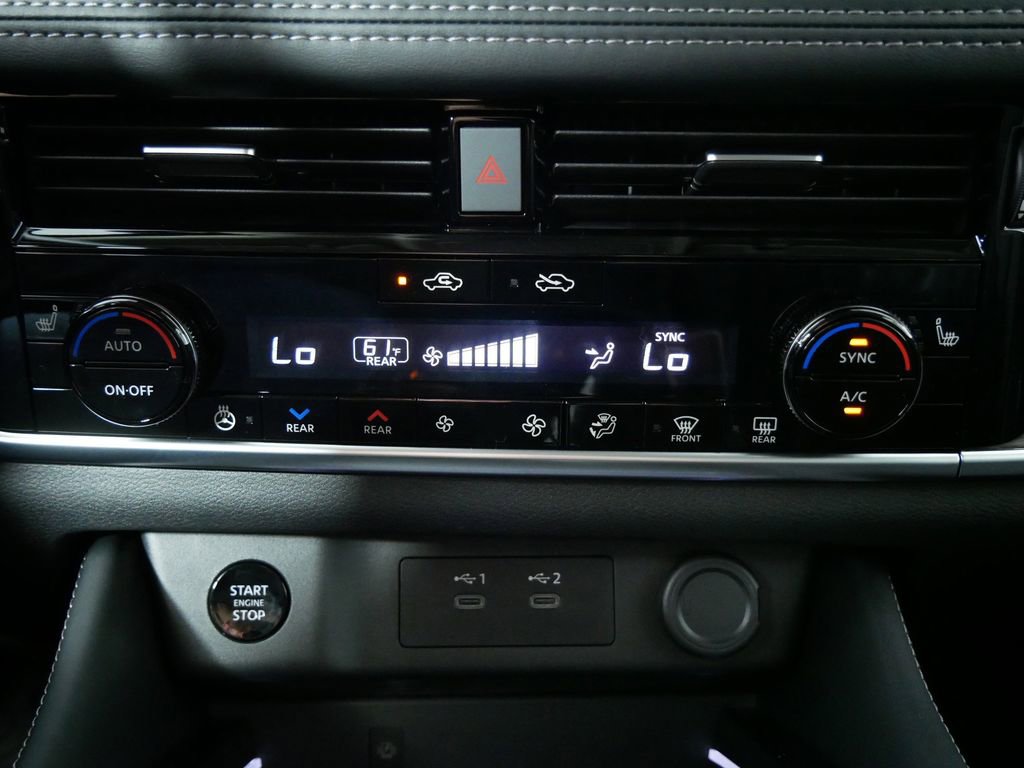 Used 2025 Nissan Rogue Platinum w/ Platinum Premium Package image 29