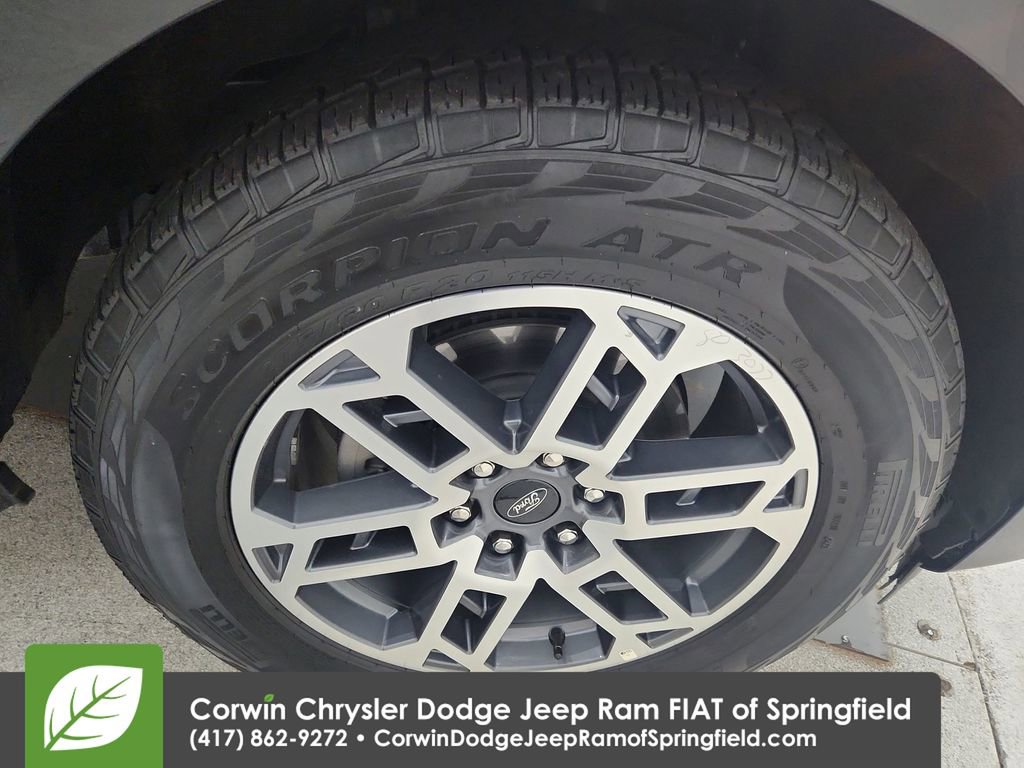 Used 2025 Ford Expedition Active AWD/4WD image 36