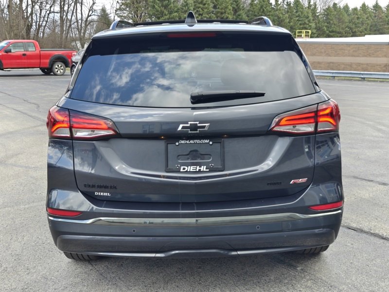 Used 2022 Chevrolet Equinox RS w/ RS Leather Package image 9