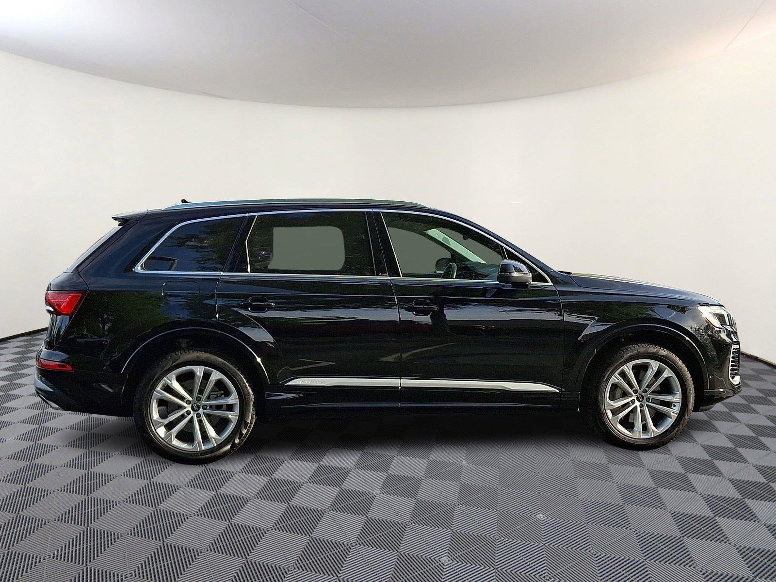 Used 2025 Audi Q7 3.0T Premium Plus image 7