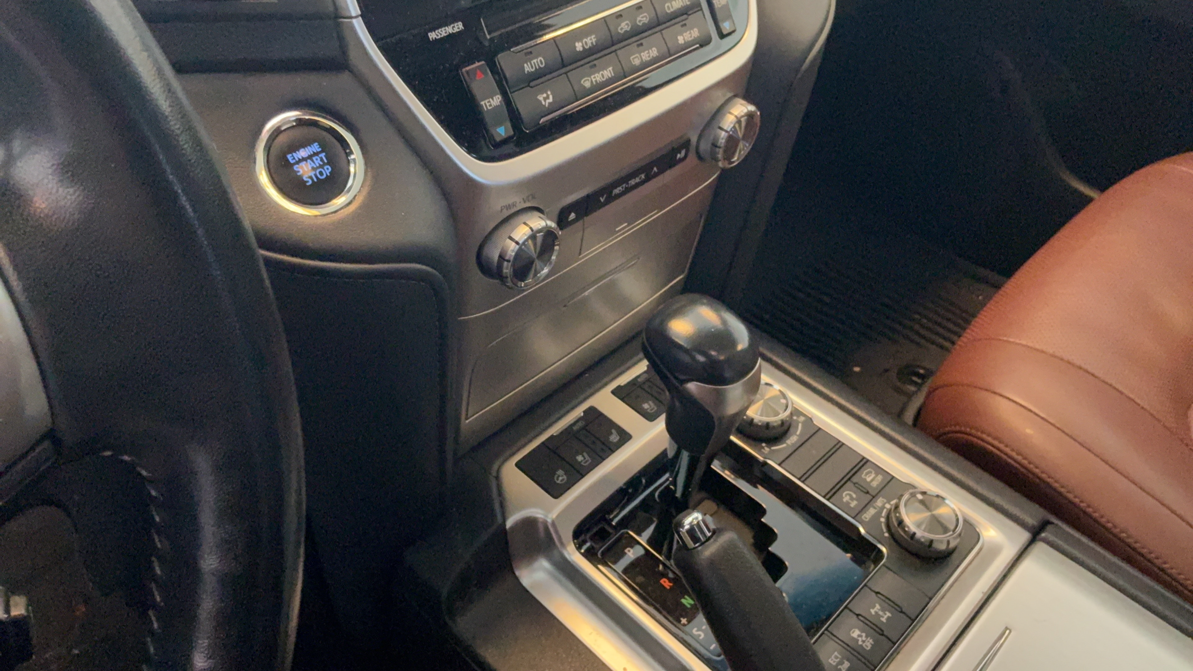 Used 2019 Toyota Land Cruiser AWD/4WD image 17