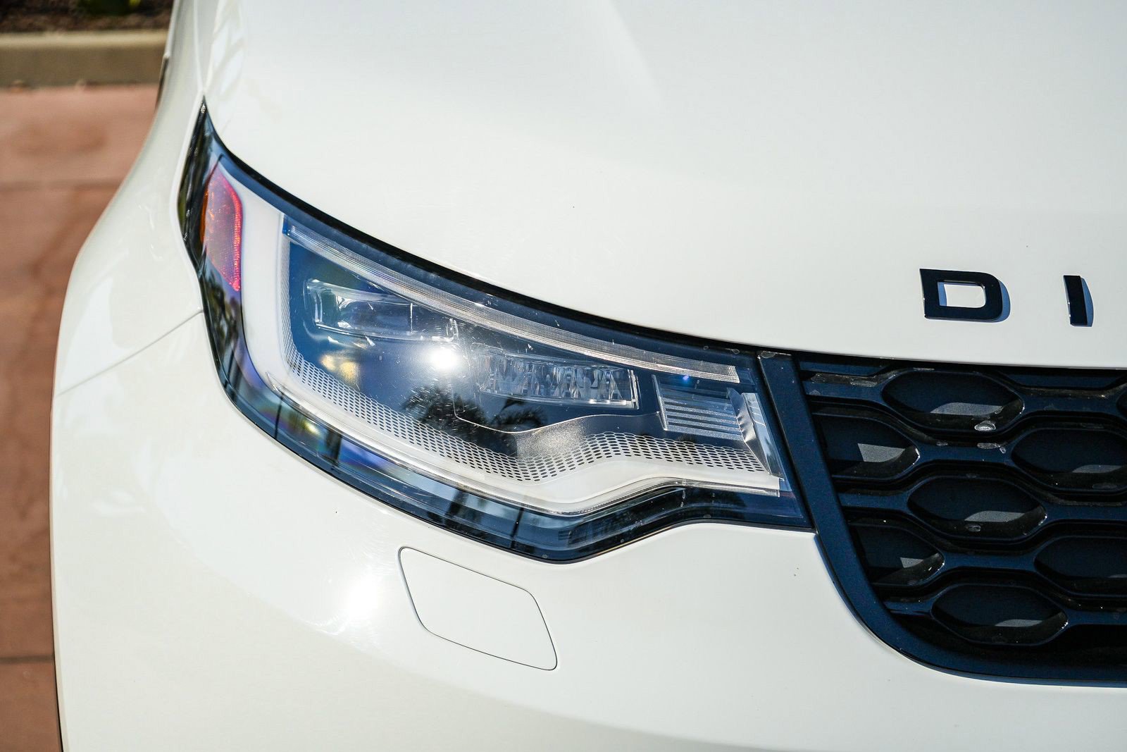 Certified 2025 Land Rover Discovery Dynamic SE AWD/4WD image 6