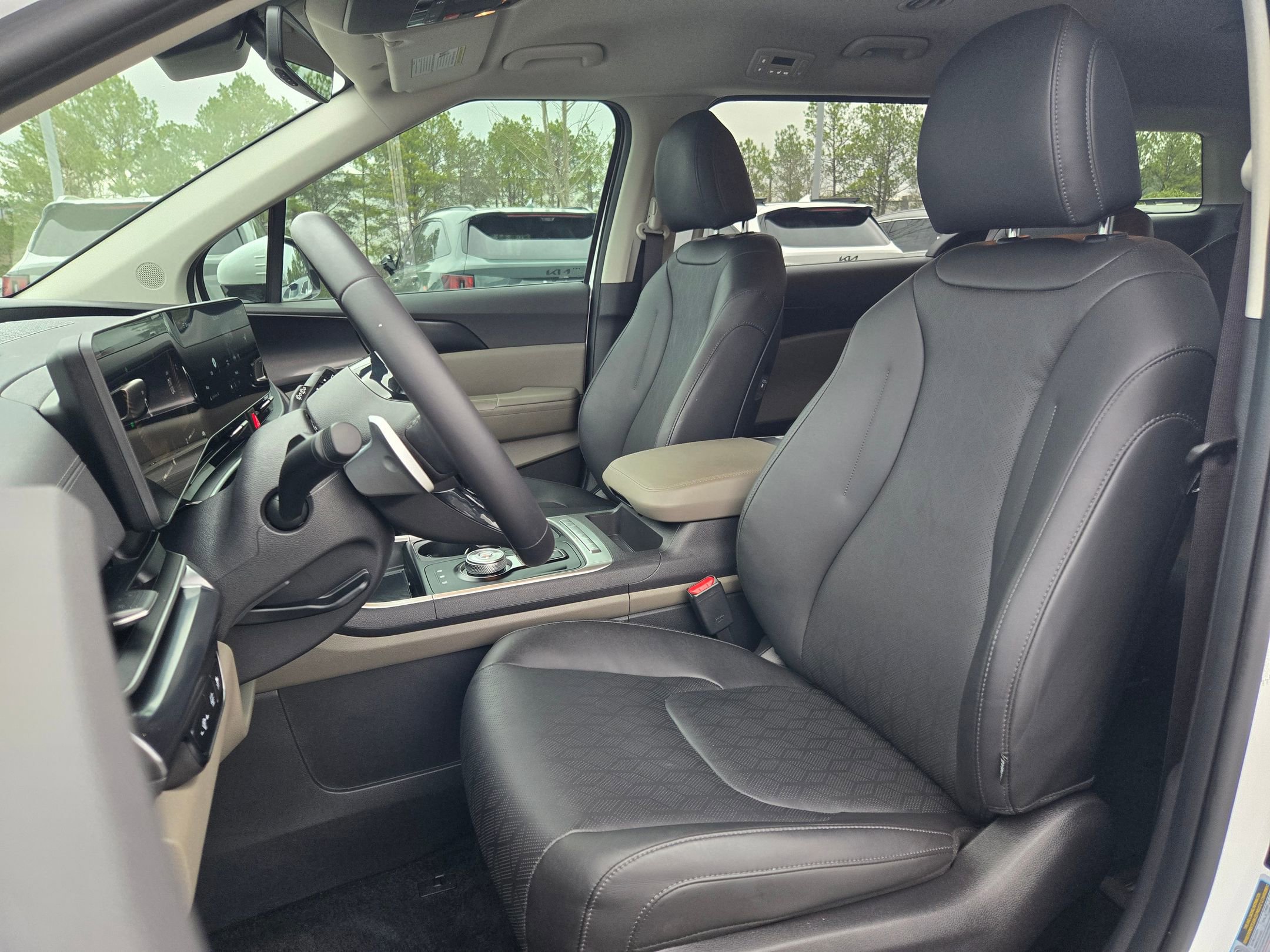 Certified 2025 Kia Carnival LXS image 22