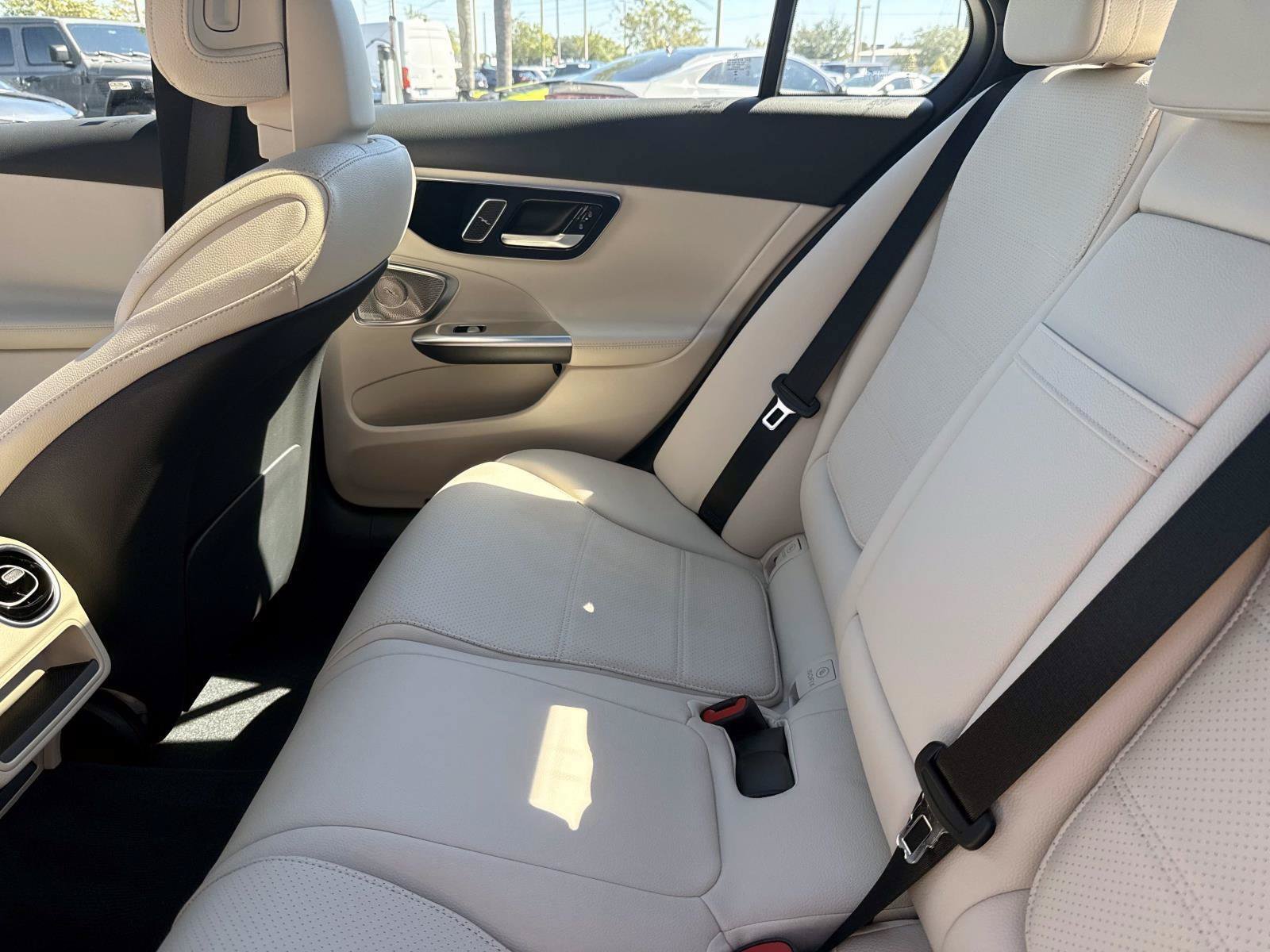 Used 2023 Mercedes-Benz C 300 Sedan image 12