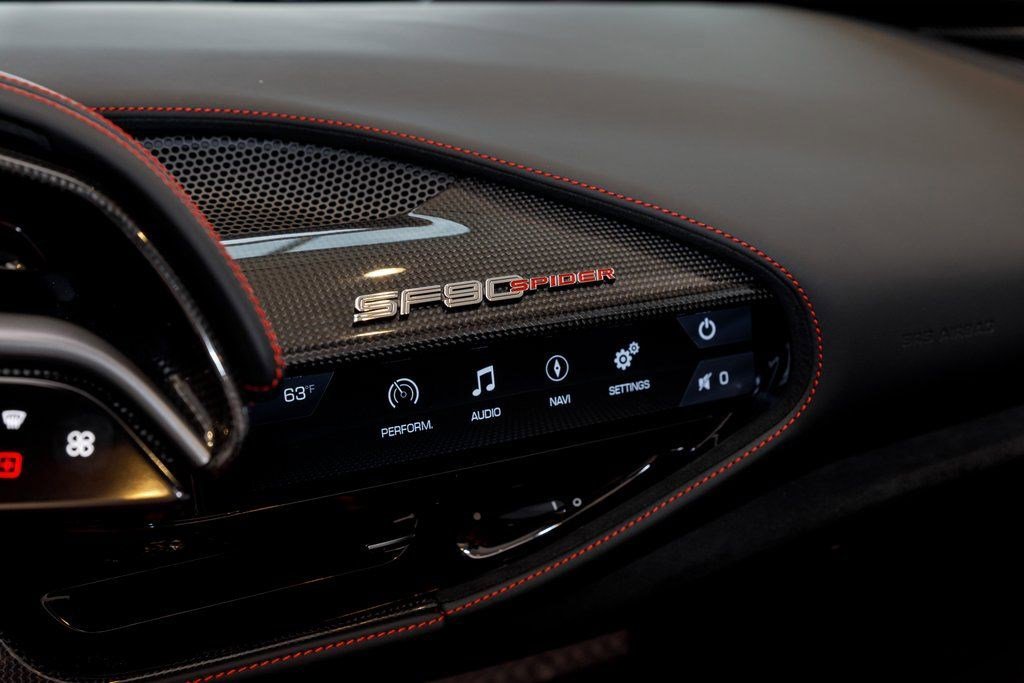 Used 2022 Ferrari SF90 Spider image 31