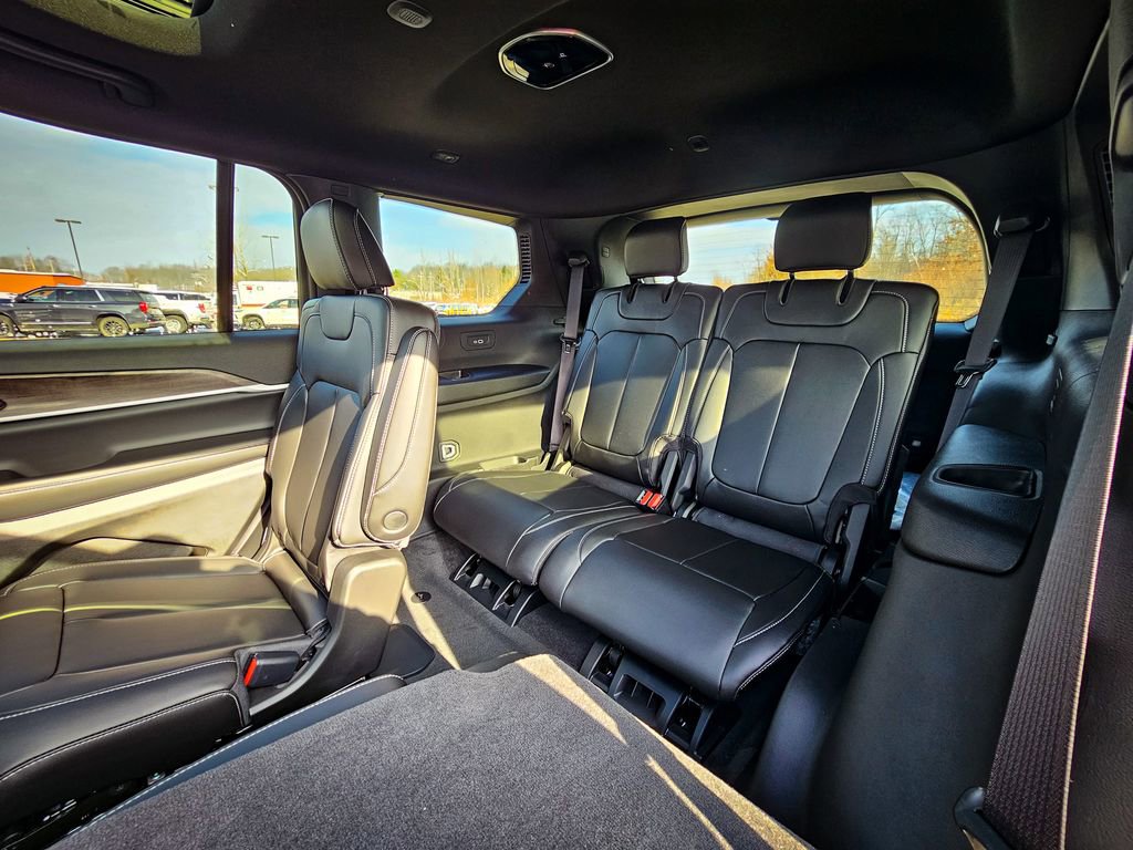 New 2025 Jeep Grand Cherokee L Limited w/ Black Appearance Package image 37