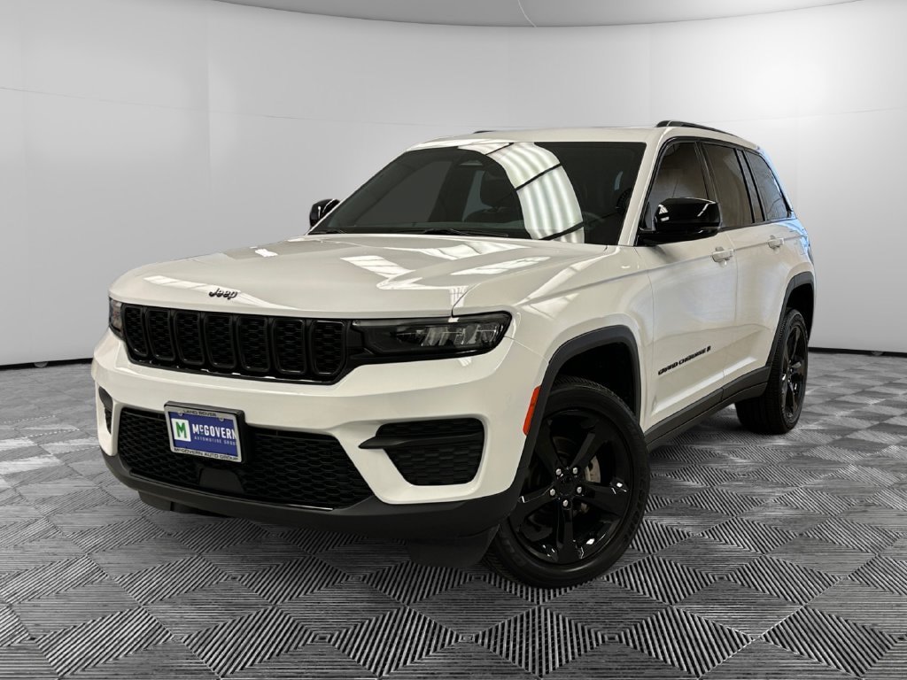 Used 2023 Jeep Grand Cherokee Altitude