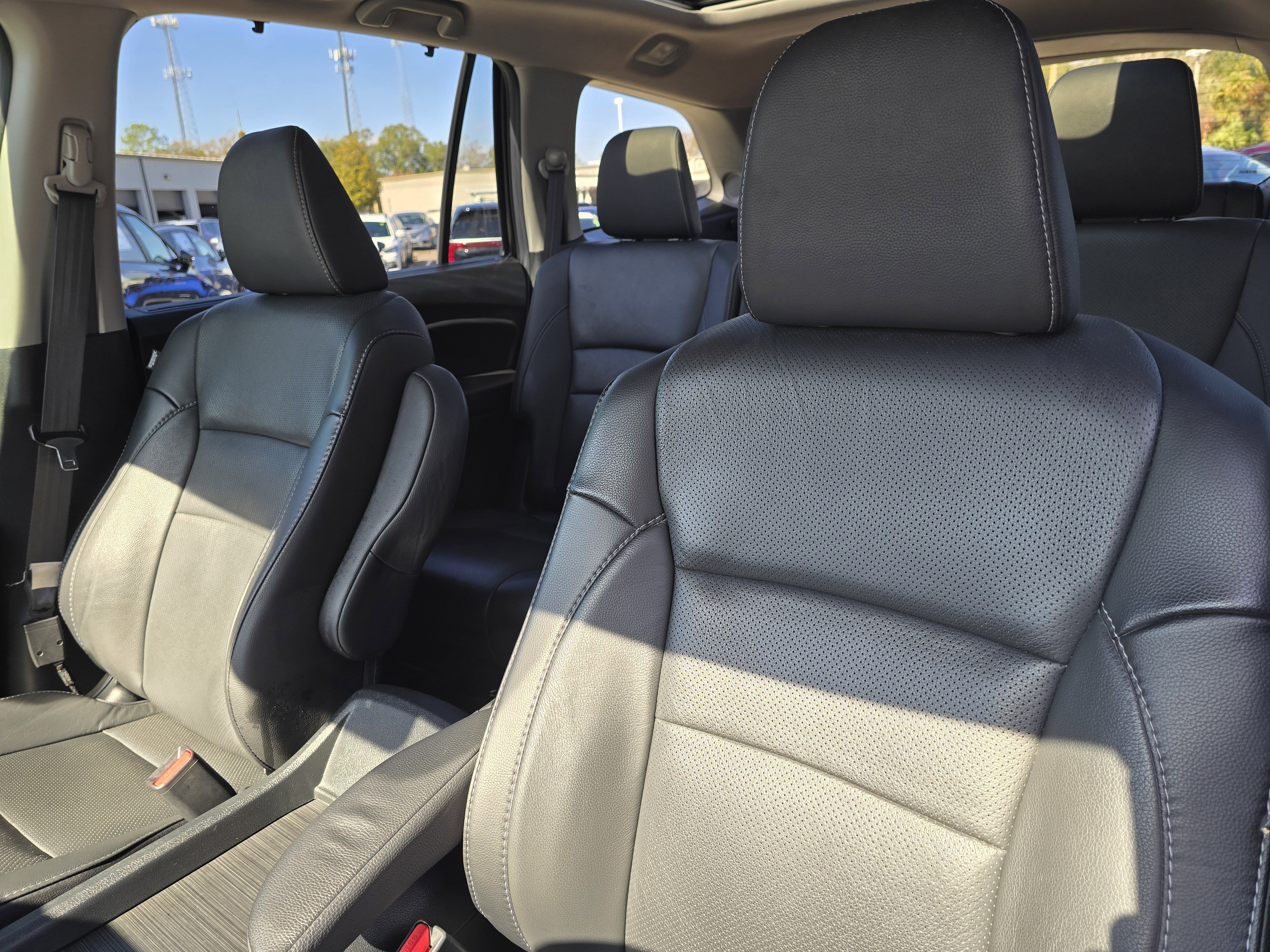 Used 2022 Honda Pilot Elite image 27