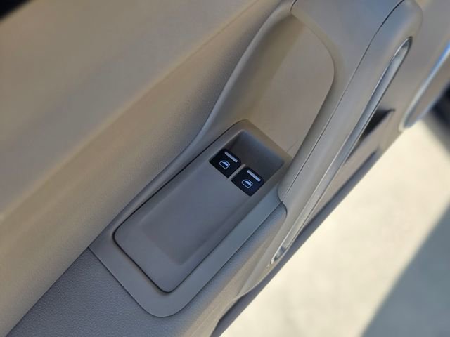 Used 2019 Volkswagen Beetle 2.0T SE image 18