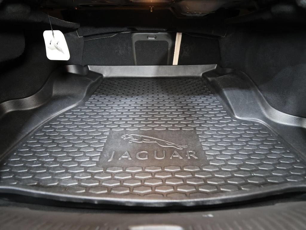 Used 2015 Jaguar XF Sport RWD image 25