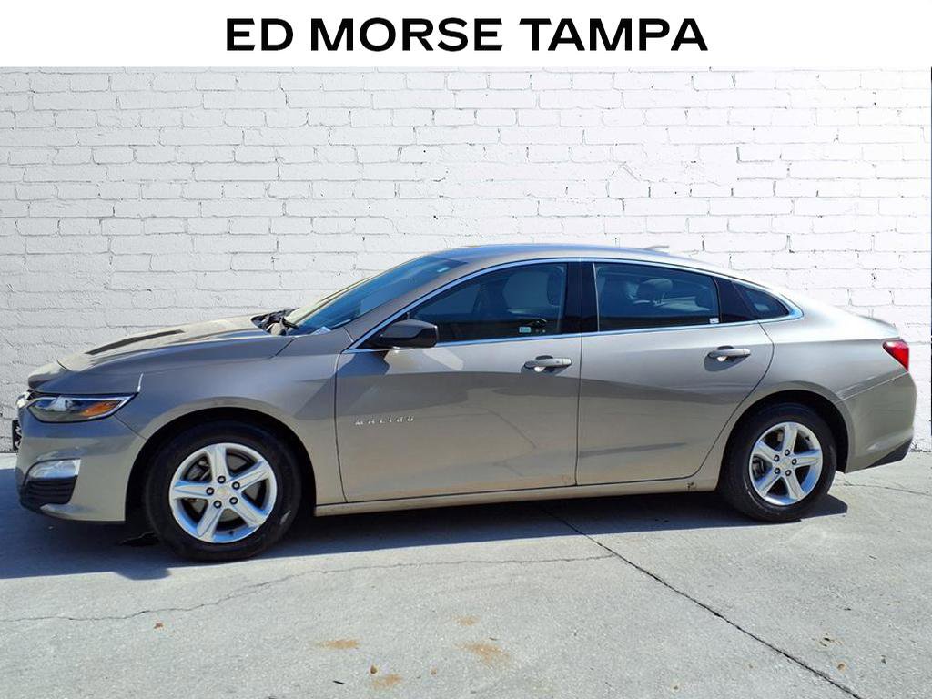 Used 2023 Chevrolet Malibu LT image 2