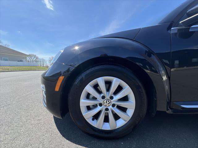 Used 2018 Volkswagen Beetle 2.0T S FWD image 10