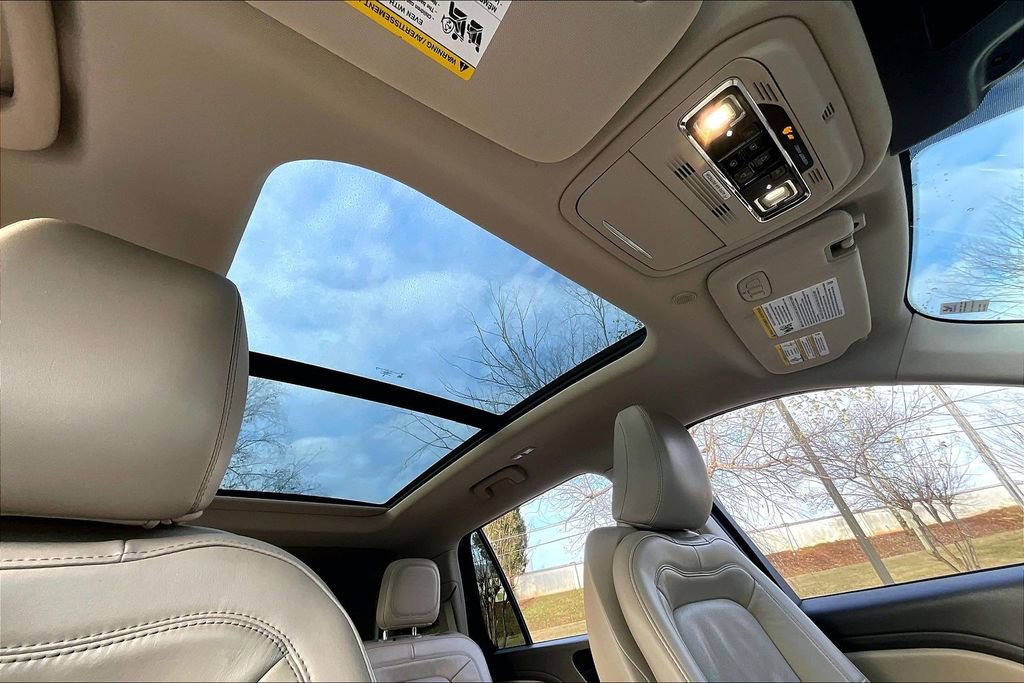 Used 2022 Lincoln Aviator Reserve w/ Equipment Group 201A RWD image 22