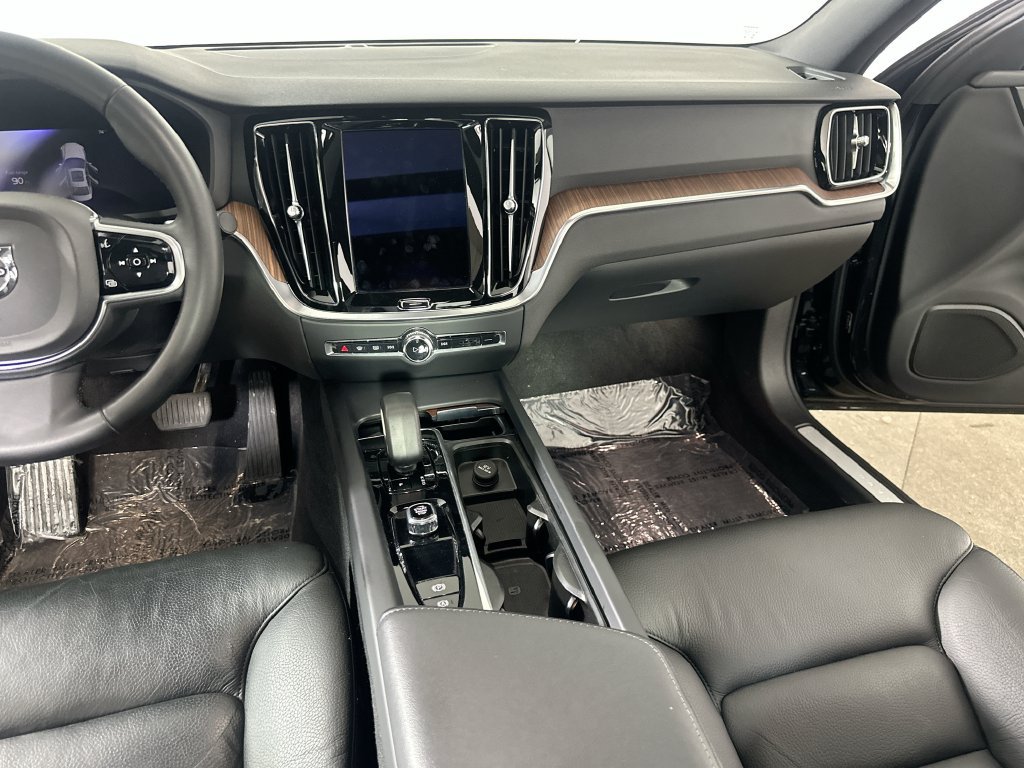 Used 2023 Volvo S60 B5 Plus FWD image 21