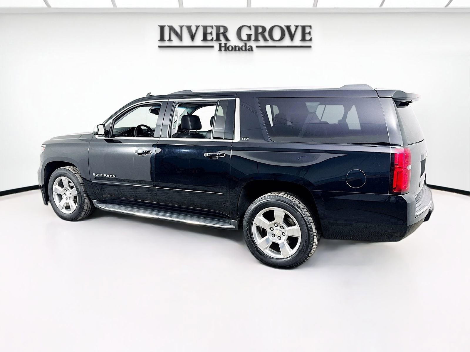 Used 2016 Chevrolet Suburban LTZ AWD/4WD image 7