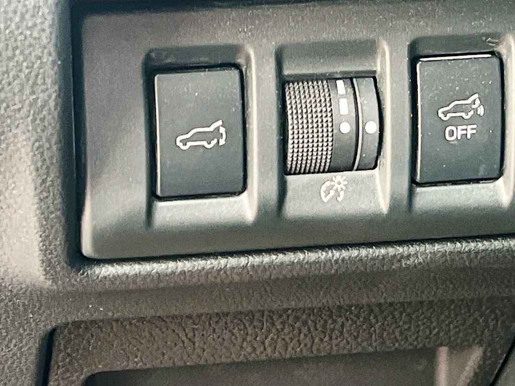 Used 2025 Subaru Outback Premium AWD/4WD image 10