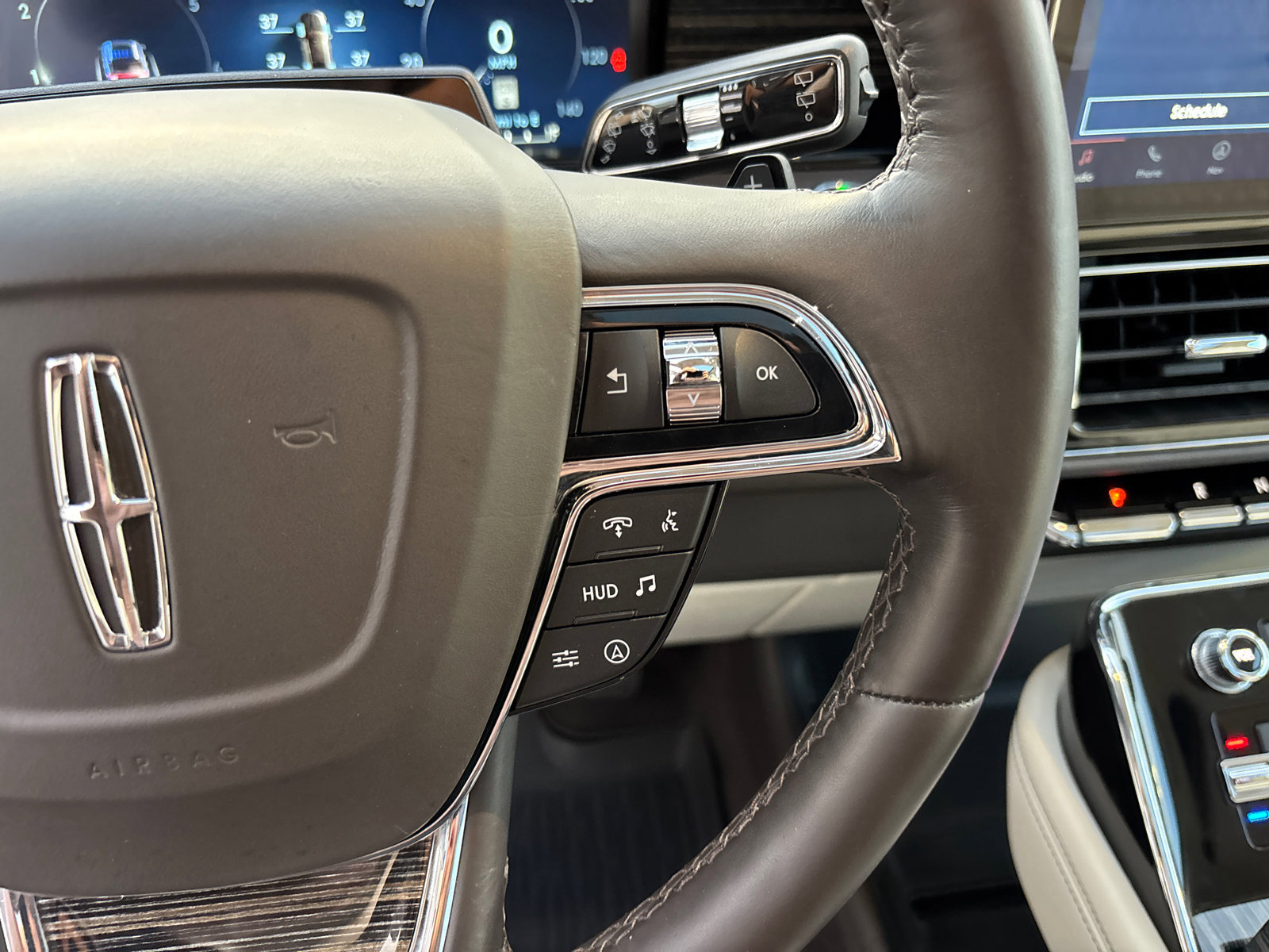 Certified 2024 Lincoln Navigator Black Label image 18