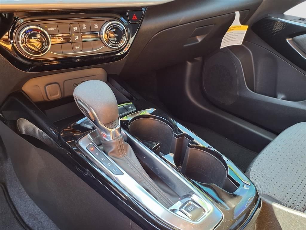 Used 2024 Chevrolet Trax LT image 14