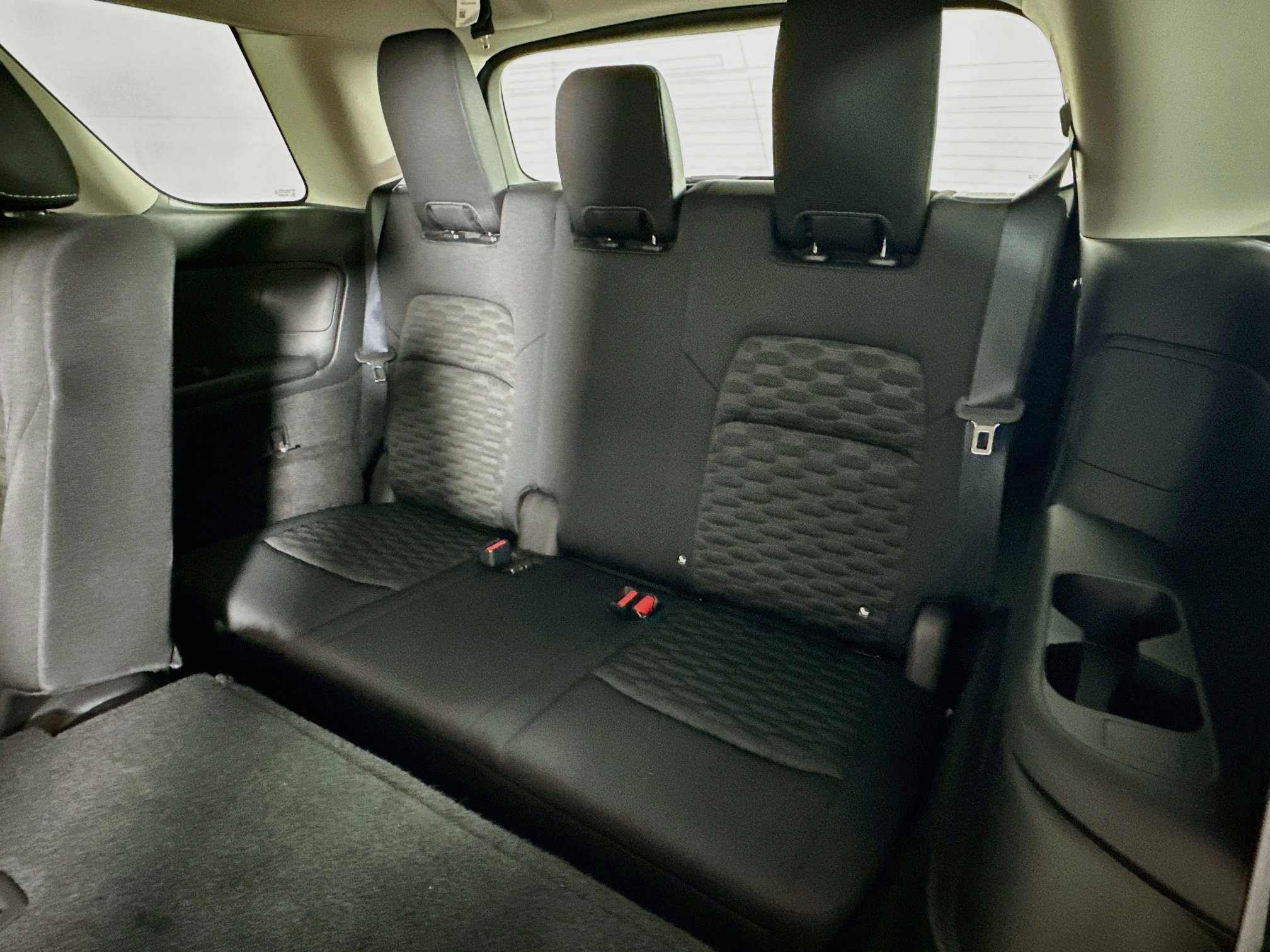 Used 2022 Nissan Pathfinder SV FWD image 28